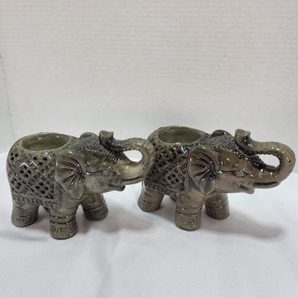 Pair of Grey Ceramic Elephant Tealight Candle Holder figurines - Picture 1 of 8